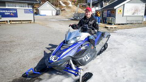 – Det smelter fort nå, erkjenner Jakob Austegard på Bortelid Skisenter.