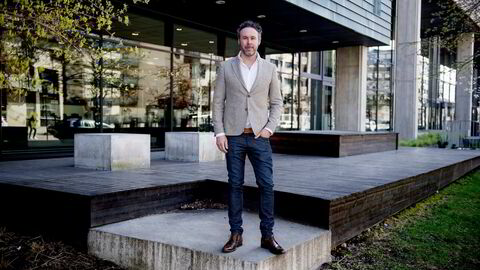 Richard Priestley er professor ved finans på BI, og han er kritisk til aktive aksjefond som forsøker å plukke vinneraksjer.