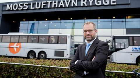 Daglig leder Knut R. Johannessen i Rygge Airport vil ikke snakke om hvorfor avtalene om ny flyplassdrift på Rygge ikke er på plass. Ifølge dagens operatør av flyplassen er grunnen at selskapet ikke har gitt et bud.