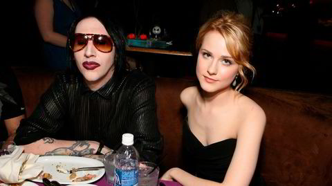 Antichrist Superstar. I den nye HBO Max-dokumentaren «Phoenix Rising» forteller Evan Rachel Wood om hvordan det fire år lange forholdet til artisten Marilyn Manson var preget av vold, psykisk mishandling og seksuelle overgrep. Her er de fotografert i 2006.