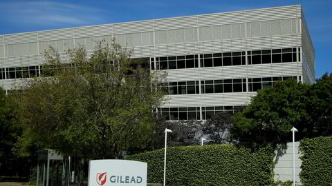 Den amerikanske legemiddelprodusenten Gilead produserer Remdesivir, som kan bli brukt til å behandle covid-19.