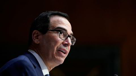Finansminister Steven Mnuchin, her under en høring i Senatet forrige uke, har lagt frem forslag til ny og noe større stimuleringspakke.