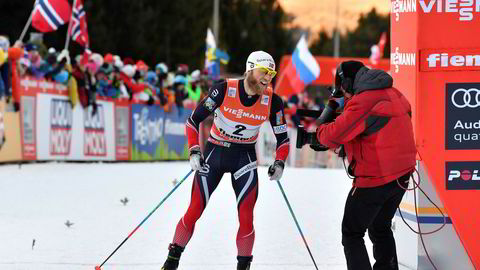 Siste etappe opp «monsterbakken» i Tour de Ski i 2017 ble også tøff for Martin Johnsrud Sundby som gikk inn til en annenplass.