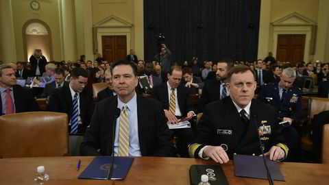 Direktør for FBI  James Comey og direktør for NSA Mike Rogers snakker på en høring i Kongressen mandag om Russlands påvirkning på presidentvalgkampen.