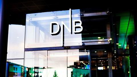 Etter at DNB stengte kontoer knyttet til en kunde i skatteparadiset Marshalløyene i mai 2018, hjalp banken til med tre nye overføringer fra Island via et selskap på Kypros og videre til Dubai. Den siste overføringen skjedde i januar 2019.