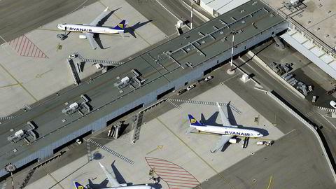En rekke Ryanair-fly står på flyplassen i Marseille i Frankrike.