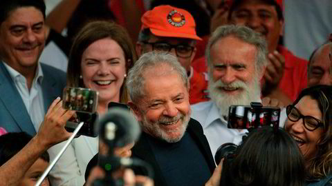 – Dere er demokratiets næringskilde. Brasils dører vil åpne seg for meg så jeg kan reise rundt i landet, sa den tidligere presidenten Luiz Inacio Lula da Silva til folkemengden da han ble løslatt fredag.