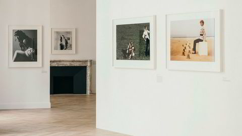 Motehuset Chloé viser nå frem bildene Bourdain tok av dets egne kreasjoner i perioden Karl Lagerfeld regjerte på 70- og 80-tallet.