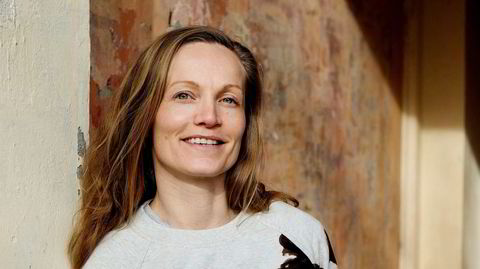 Ingelin Westeren debuterer med romanen «Musikk for folk i trøbbel», der Susanne Sundfør fungerer som veileder og trøst for hovedpersonen Ida.