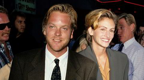 Representasjon. Kiefer Sutherland og Julia Roberts kunne glidd fint i mellom advokatkontorene på Tjuvholmen i tidsriktige grågrønne olivenfarger. Her er eks-paret på premieren av «Young Guns II» i 1990.