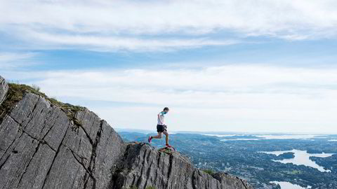 I fjellene som omgir Bergen har Stian Angermund-Vik jobbet med utforløpingen for å kunne henge med i eliten i skyrunning, eller fjelløping på norsk.