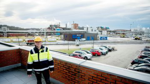 Administrerende direktør Per A. Sørlie i Borregaard er fornøyd med salgsvekst for visse produkter, selv om prisskvis driver resultatet ned.