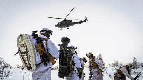 Uttalelser om at kvinner i forsvaret svekker Norges stridsevne blir imøtegått av flere. Bildet viser soldater fra 2. bataljon under øvelse Joint Viking 2015 i Finnmark.