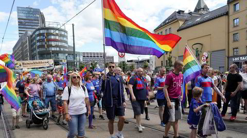 Oslo Pride Parade i tog i 2019, mens i år har det vært digitale Oslo Pride. Vi sees på Oslo Pride til neste år, skriver artikkelforfatteren.