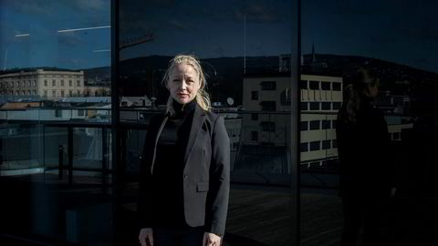 Advokat Hedvig Bugge Reiersen i Wikborg Rein gir råd til selskaper som er i utbytteskvis – om de skal droppe utbytte eller kjøre på mens koronaviruset stanser Norge og inntektene.