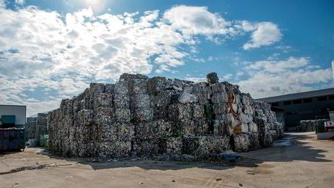 Avsløringer av europeisk plast på avveier og norsk plast som brennes, svekker forbrukernes motivasjon til å bidra med kildesortering. Her fra resirkuleringsfabrikken Burkasan ved Kestel utenfor Bursa i Tyrkia.