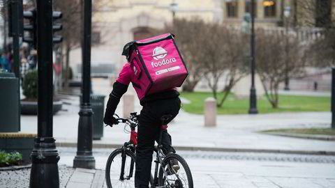 Fra denne uken av vil Foodoras rosa sykler få selskap av rosa biler i bybildet i Oslo.