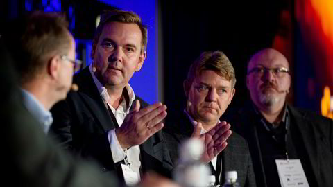Lyttermålingen viser at andelen som lytter til nasjonal radio faller fra 68 til 64 prosent, mens den daglige lyttertiden faller fra 87 minutter til 77 minutter på tolv måneder. Fra venstre; Medie- og forhandlingsdirektør i Dentsu Aegis Harald Eide-Fredriksen, administrerende direktør i Bauer Media Lasse Kokvik, direktør i P4-gruppen Kenneth Andresen og radiosjef i NRK Jon Branæs.