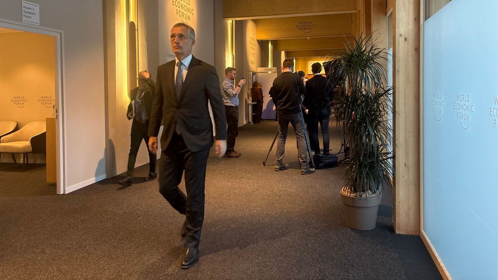 Trump vil ikke bruke makt på Grønland: – En viktig avklaring, sier Stoltenberg