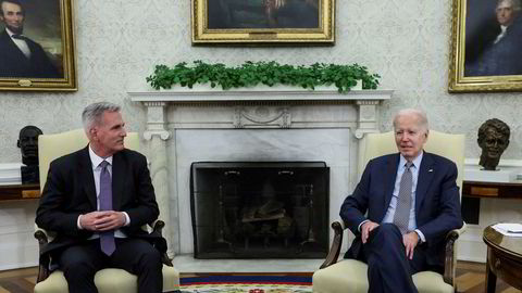 Speaker Kevin McCarthy (til venstre) møtte president Joe Biden i forbindelse med forhandlingene om gjeldstaket tidligere denne uken.