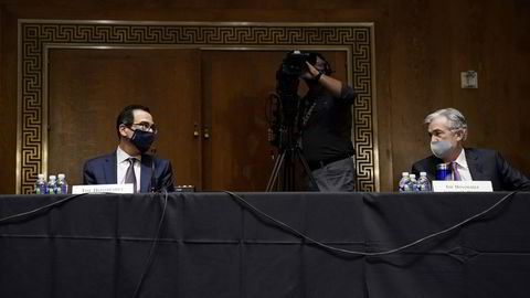 USAs finansminister Steven Mnuchin og USAs sentralbanksjef Jay Powell er uenige om hvorvidt ekstraordinære lånetiltak bør forlenges inn i 2021 eller ei.