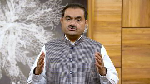 Gautam Adani fra en videopresentasjon han holdt i starten av februar.