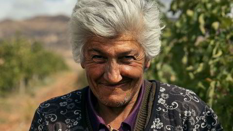 Innhøsting. – Blant den eldre garde i Armenia er det kun damene som kan jobbe, de er de flinkeste til å plukke druer. Mennene står bare og ser på, sier Zorik Gharibian