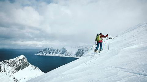 Nord og ned. Toppturseilaser er blitt et lukrativt fenomen i en stadig mer fremoverlent nordnorsk reisenæring. Spydspissen Arctic Haute Route tiltrekker seg alt fra jødiske fiske­røkere fra Brooklyn, via bærumske, beintøffe tenåringsmødre, til folk som har stått på ski ned Mount Everest