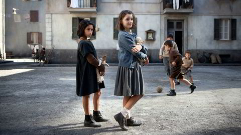 Oppvekst og utfordringer. Vennskapet mellom Lila og Elena i et arbeiderstrøk i er godt og nyanserikt skildret i «My Brilliant Friend».