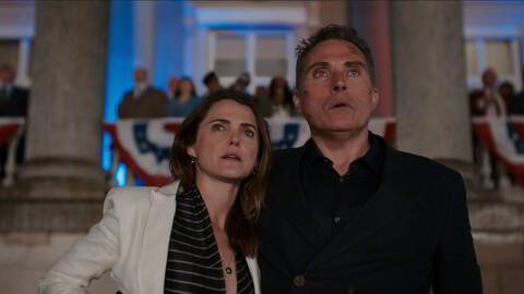 Etter seks år som russisk spion i «The Americans» spiller Keri Russell nå ambassadør Kate Wyler i «The Diplomat». Rufus Sewell er ektemannen Hal.