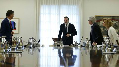 Spanias statsminister Mariano Rajoy ledet lørdag et ekstraordinært regjeringsmøte i Moncloa-palasset i Madrid.