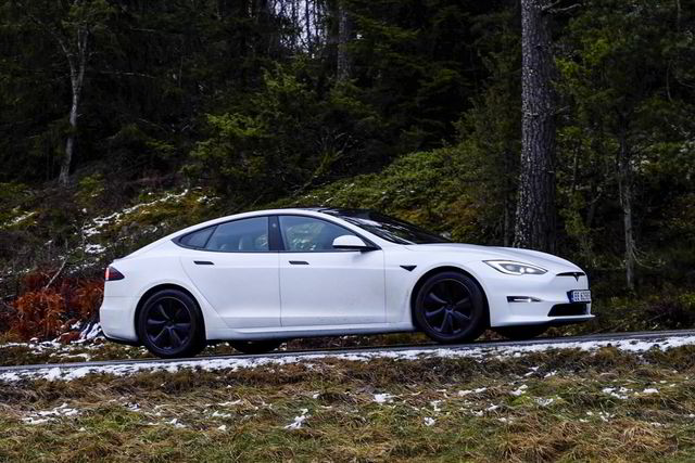 Embret tester ny Tesla: – Å, hå hå