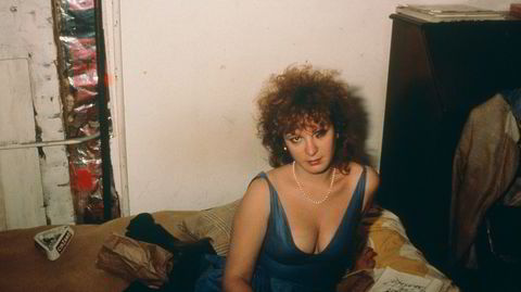 «Self-portrait in blue dress, New York City», 1985.