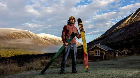 Kongen av Lønset. I 2007 kjøpte skimaker Endre Hals gården fra 1814 utenfor Oppdal. I låven har han bygget opp sin skifabrikk – hvor han nå reparerer og oppgraderer ødelagte ski.