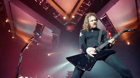 Metallicas ikoniske frontfigur James Hetfield på scenen i Birmingham i 1992. Riffet i «Enter Sandman» ble så populært at mange gitarbutikker måtte henge opp varselplakater der det sto «No Sandman».